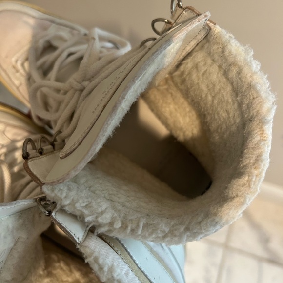 Saint Laurent Ski Shearling High-Top Sneakers - Picture 7 of 11